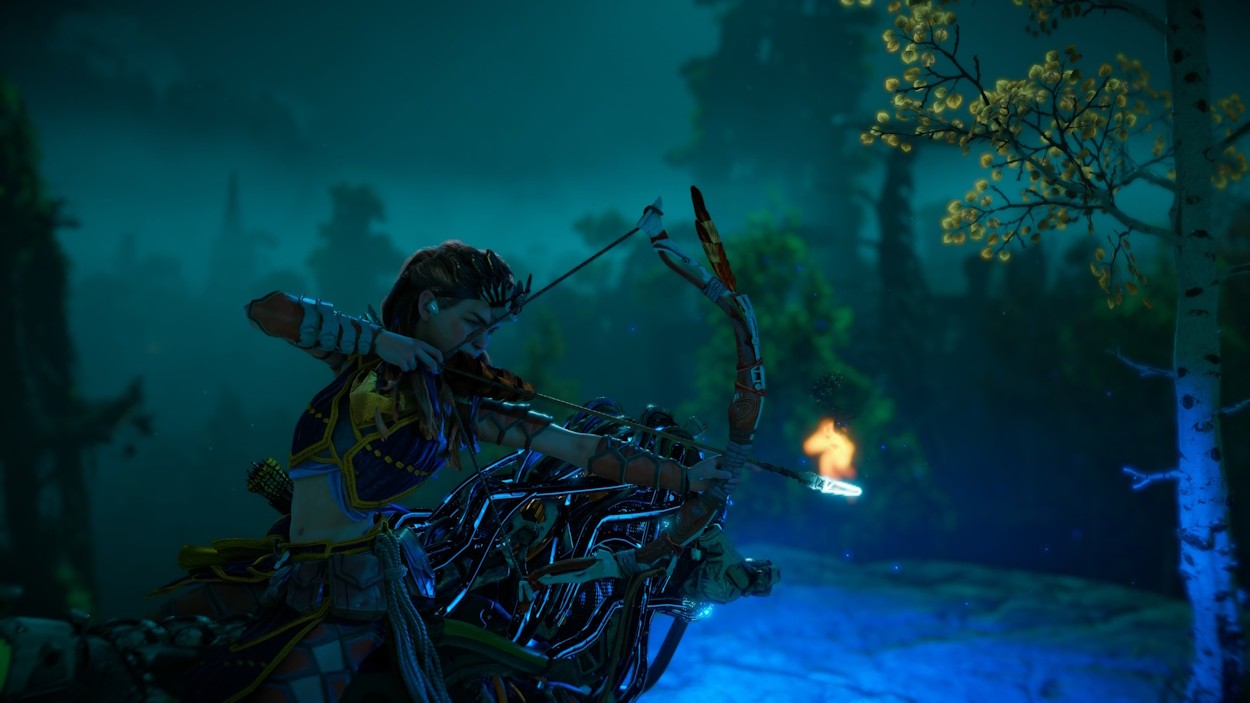 Aloy cưỡi Strider trong HZD