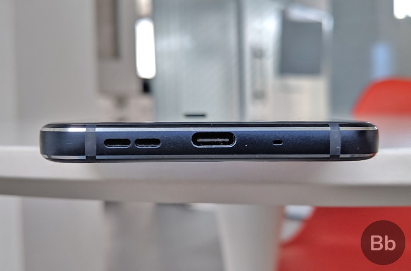 alt text: Cổng kết nối USB-C trên Nokia 7.1