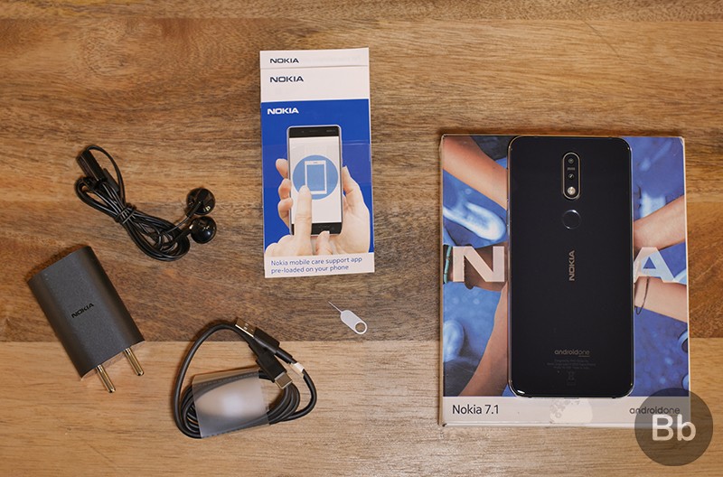 alt text: Hình ảnh Nokia 7.1 với thiết kế mặt kính sang trọng