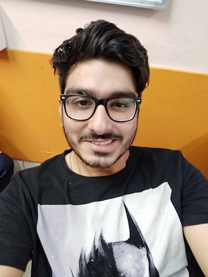 Ảnh chụp selfie từ camera trước của Redmi Y1 trong điều kiện ánh sáng phức tạp
