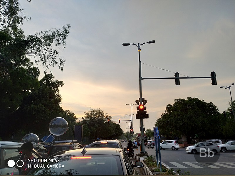 Ảnh chụp từ camera sau của Xiaomi Mi 6X trong nhà