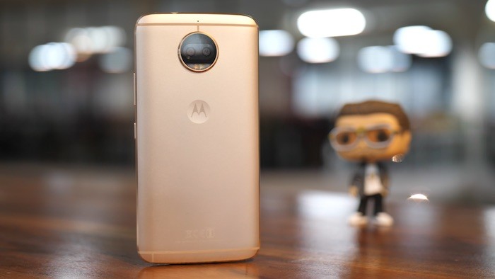Ảnh khe cắm sim trên Moto G5S Plus