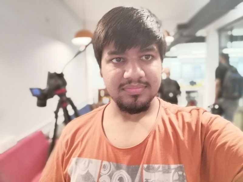 Ảnh selfie từ camera trước của Huawei Nova 3i với nhiều bộ lọc màu khác nhau, giúp tạo ra những bức ảnh độc đáo