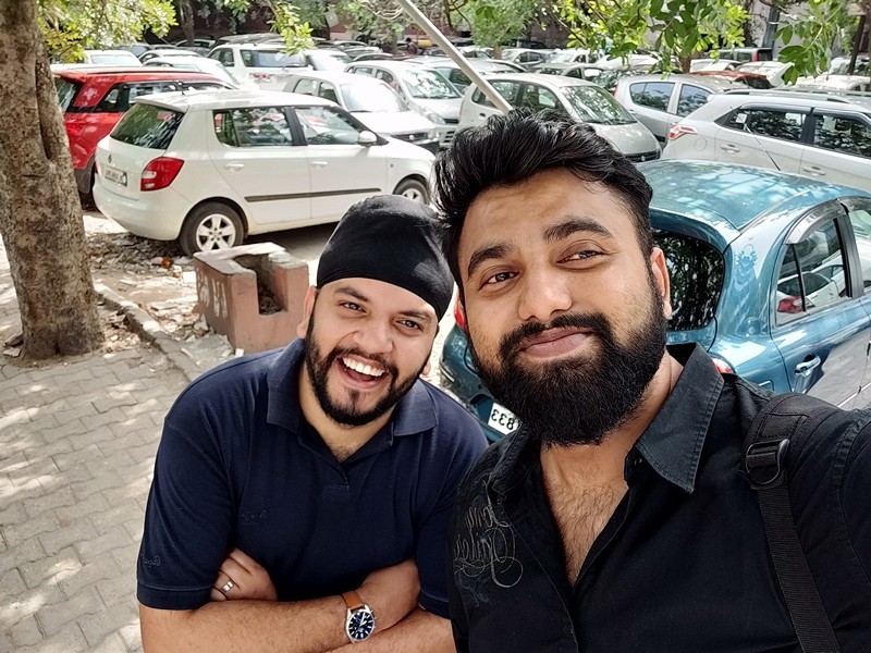 Ảnh selfie từ OnePlus 6 với dải动态 range tốt