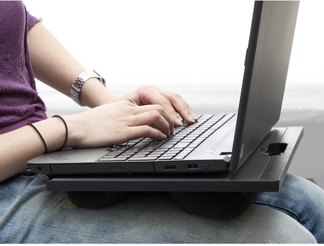 Bàn Laptop Mind Reader
