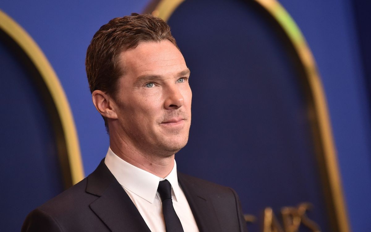 Benedict Cumberbatch trong vai Doctor Strange