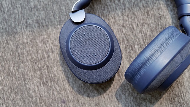 Các nút bấm trên tai nghe Jabra Elite 85h