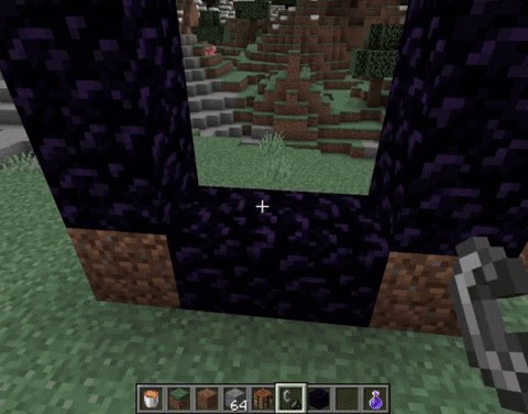Cách kích hoạt Cổng Địa Ngục trong Minecraft bằng Bật Lửa, tạo ra một cánh cổng dẫn đến thế giới khác