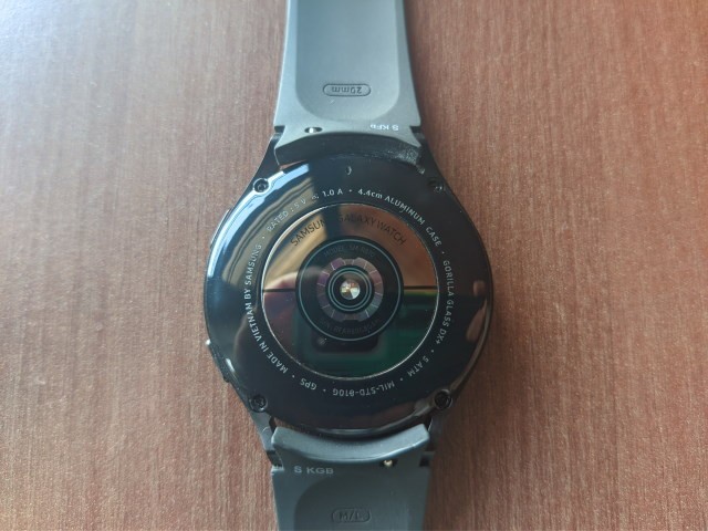 Cảm biến BIA trên Watch 4