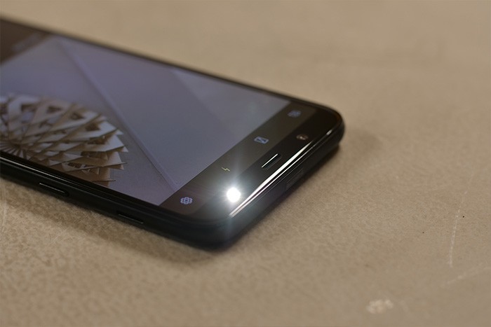 Camera trước của Samsung Galaxy A6 Plus