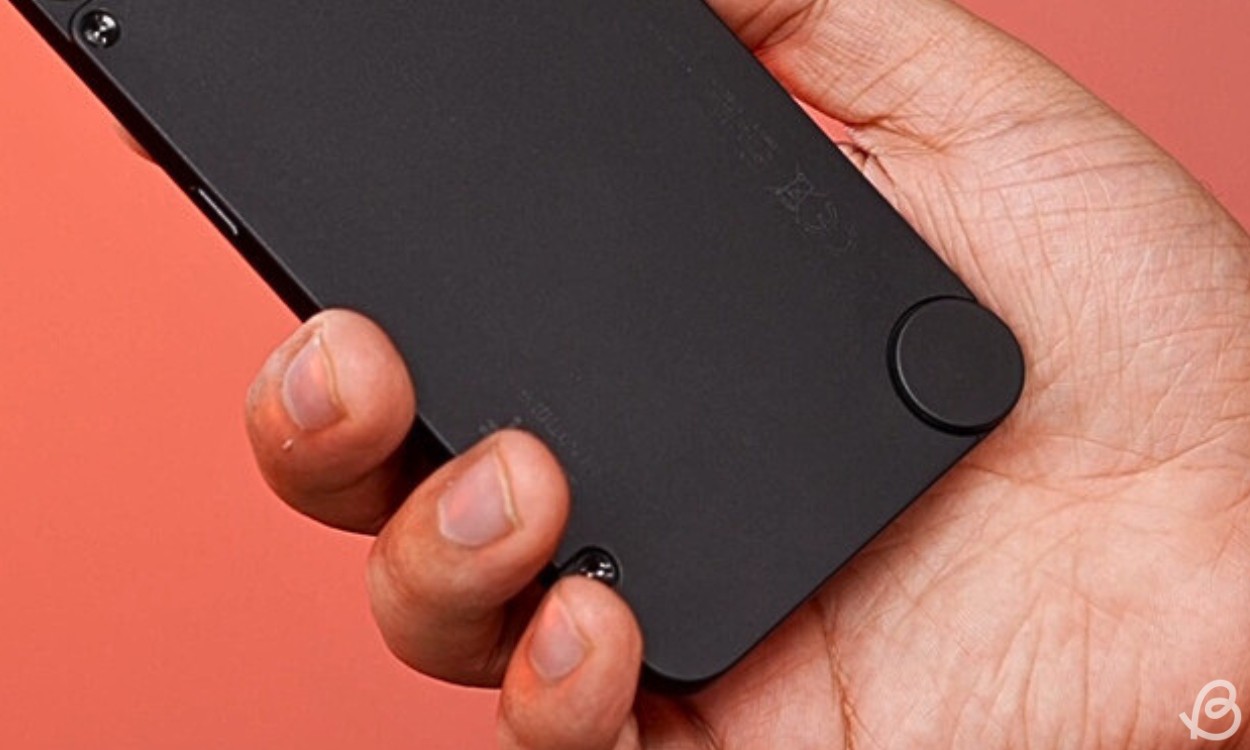 Cận cảnh mặt lưng CMF Phone 1