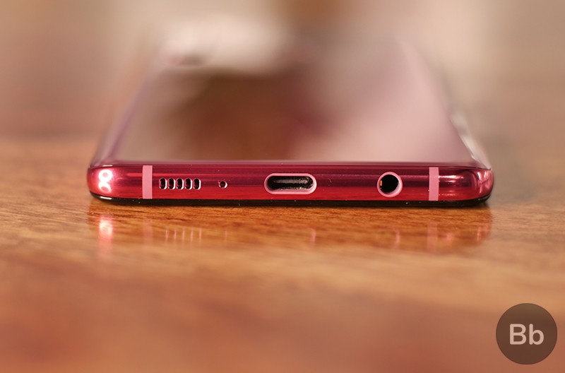 Cạnh phải của Samsung Galaxy A9 với các phím chức năng
