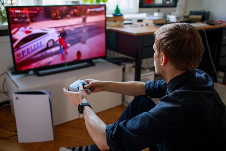 Chơi game Spiderman trên PlayStation 5