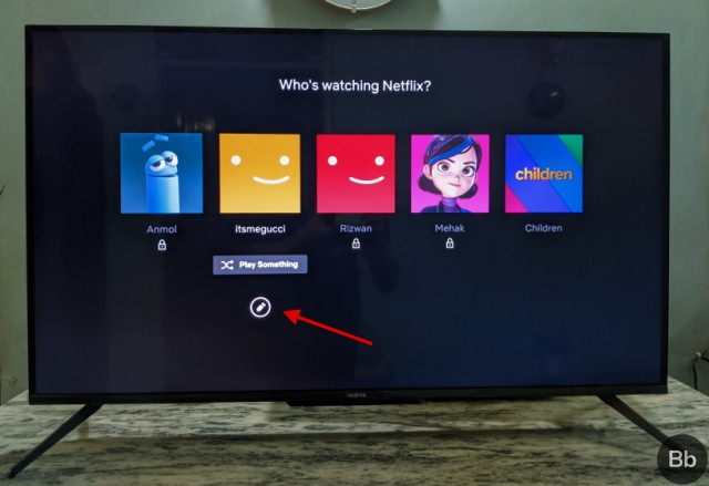 Chọn biểu tượng bút chì trên Smart TV
