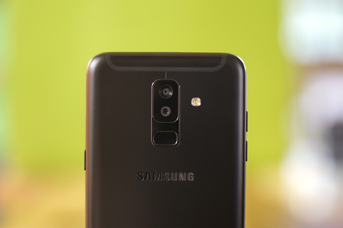 Cụm camera kép phía sau của Samsung Galaxy A6 Plus