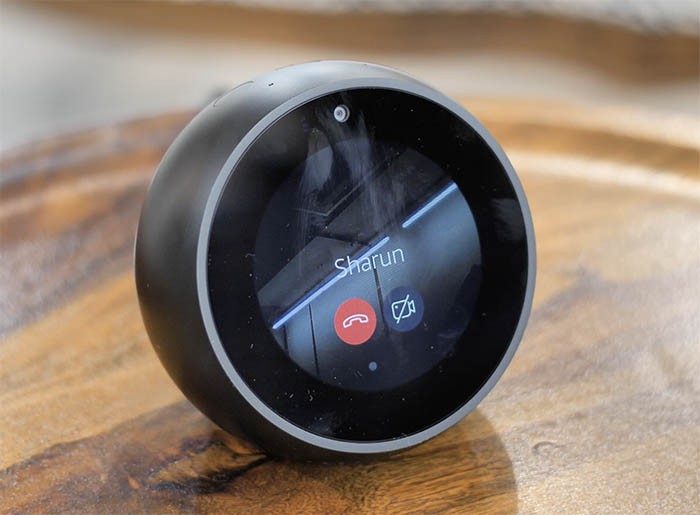 Cuộc gọi video trên Amazon Echo Spot