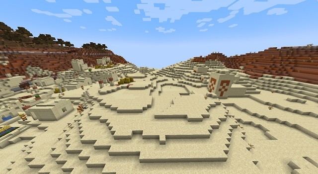 Đền sa mạc bên cạnh làng trong Minecraft 1.18.1, một ngôi làng sa mạc với một ngôi đền sa mạc ngay trước cửa và một ngọn núi Badlands rộng lớn ở phía bên kia