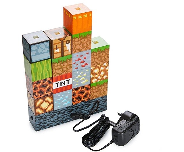 Đèn Xây Dựng Khối Minecraft: Sáng tạo không gian Minecraft của riêng bạn với bộ 16 khối đèn có thể xếp chồng lên nhau.