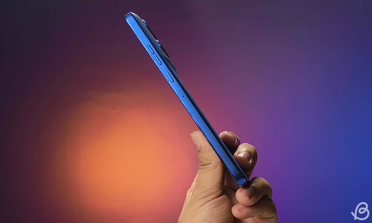 Độ mỏng của Motorola Edge 50 Neo
