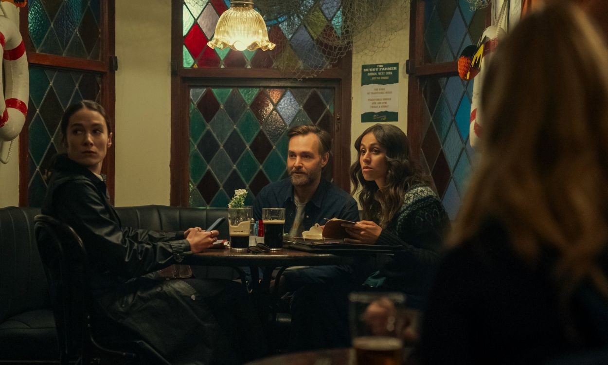 Dove, Gilbert và Emmy trong Bodkin