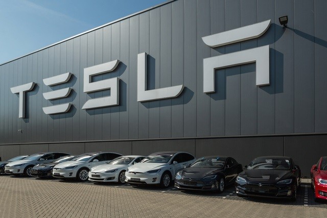 Elon Musk Đồng Ý Từ Chức Chủ Tịch Tesla, Sẽ Nộp Phạt 20 Triệu Đô