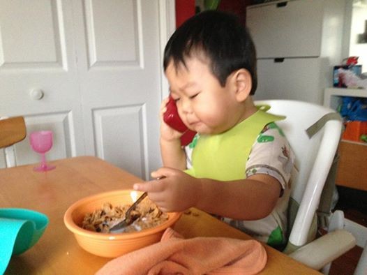 “Business Baby”: Giải Mã Cơn Sốt Meme Em Bé Giám Đốc Gây Bão Mạng Xã Hội