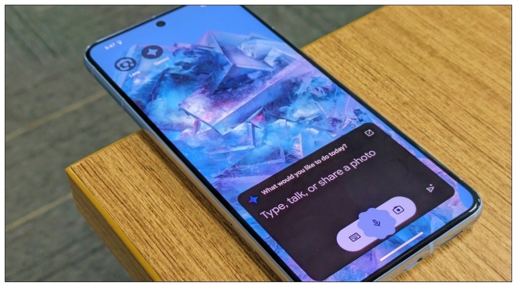 Gemini trên Pixel 8 Pro