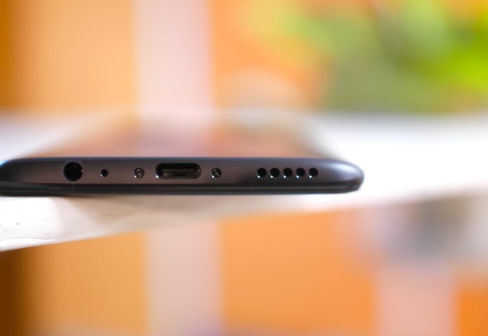 Giắc cắm tai nghe OnePlus 5T