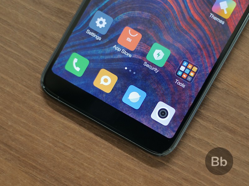 Góc nhìn màn hình cong trên Xiaomi Mi 6X