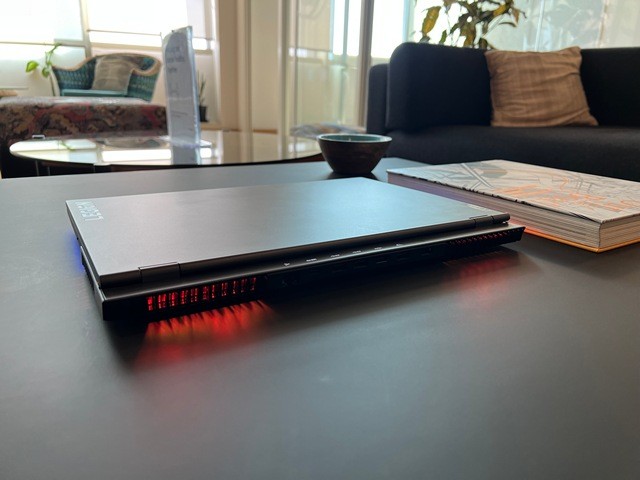 Hệ thống đèn RGB trên Lenovo Legion 7 có thể tùy chỉnh thông qua phần mềm Corsair iCUE