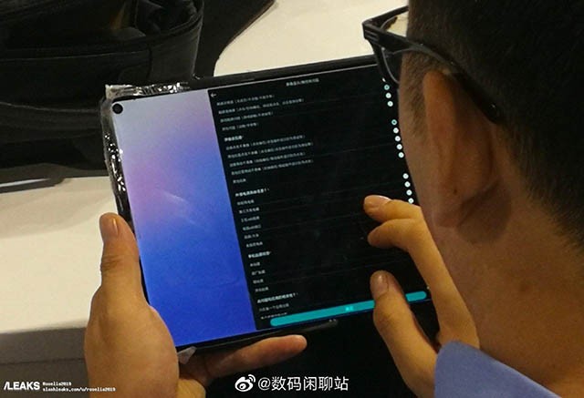 Rò Rỉ Hình Ảnh Thực Tế Huawei MediaPad M7: Tablet Đầu Tiên Với Thiết Kế “Đục Lỗ”?
