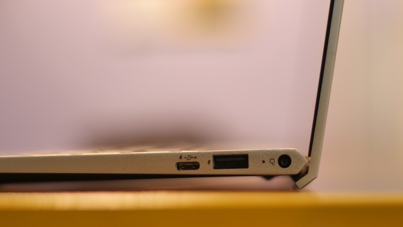 HP Envy 13-ad125TU Bản Lề Chắc Chắn
