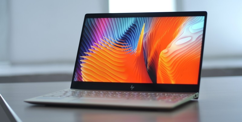 HP Envy 13-ad125TU Màn Hình Sống Động