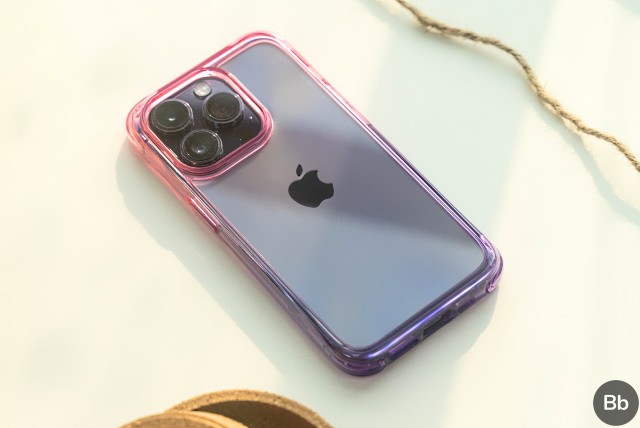 iPhone 14 Pro case Mkeke - fit and feel