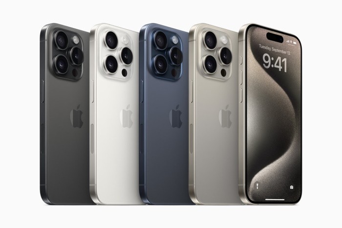 iPhone 15 Pro và iPhone 15 Pro Max với các màu sắc titanium