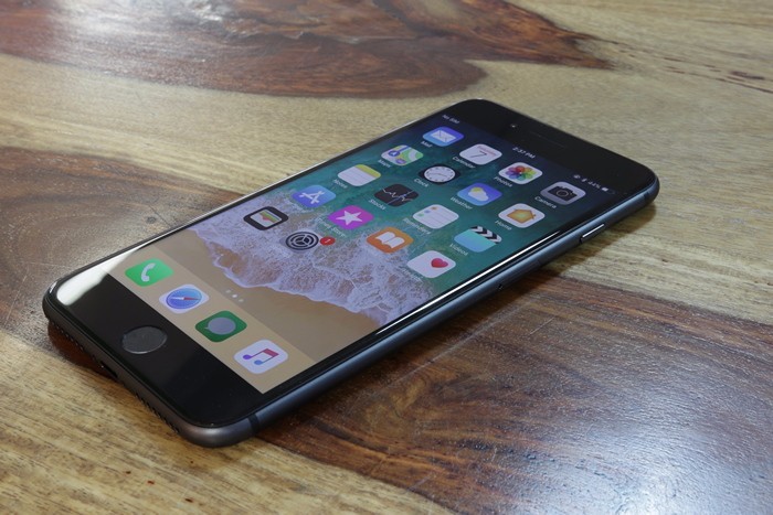 iPhone 8 Plus Display