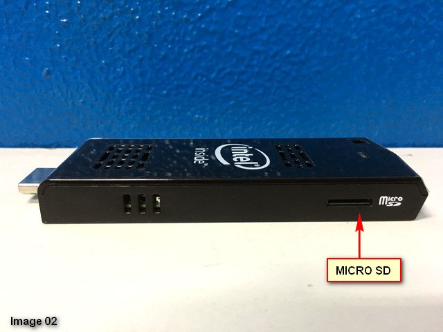 Khe cắm MicroSD của Intel Compute Stick
