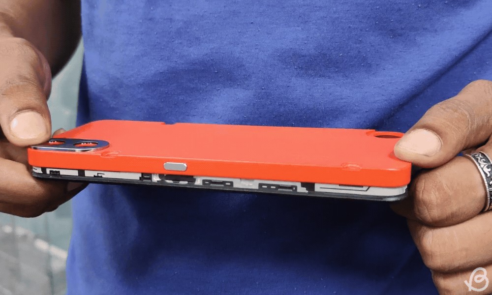 Lắp mặt lưng CMF Phone 1