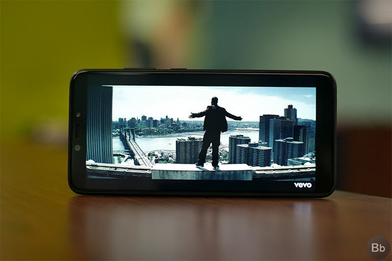 Màn hình hiển thị của Infinix Hot 6 Pro