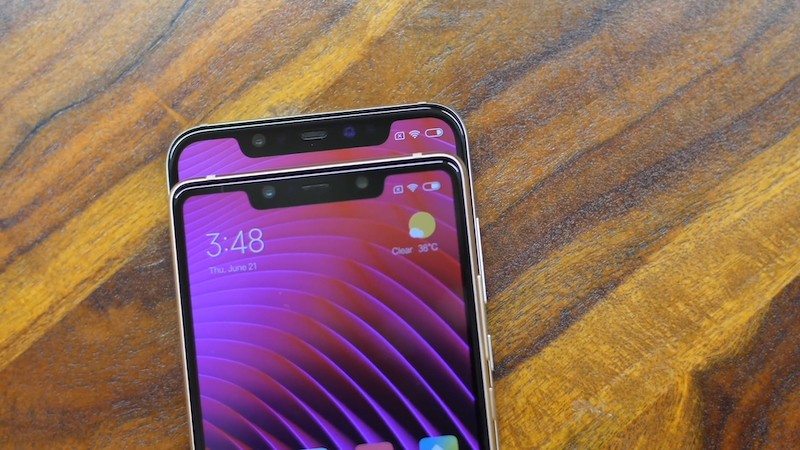 Màn hình Mi 8 SE hiển thị giao diện người dùng MIUI