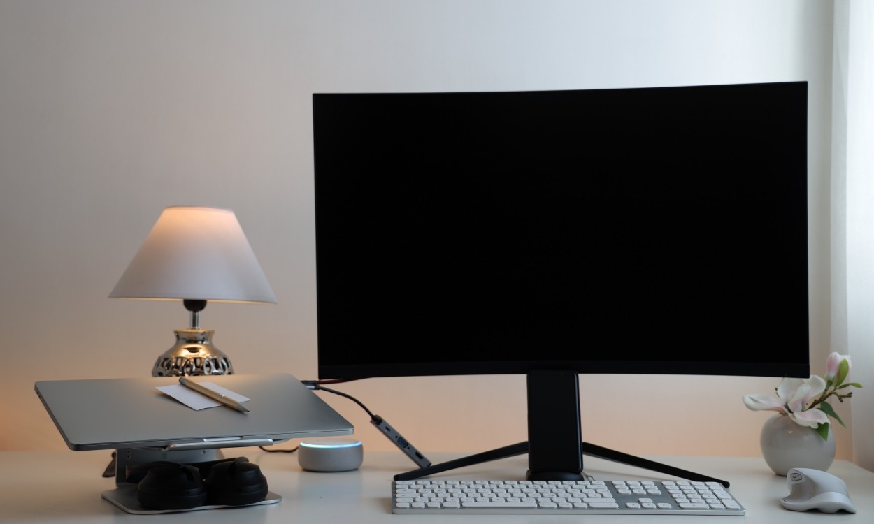 Màn hình ngoài kết nối với laptop