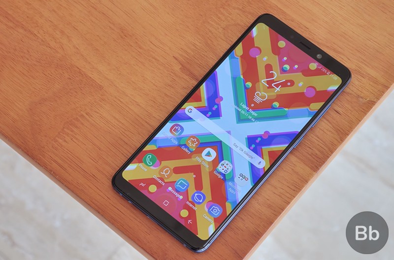 Màn hình Super AMOLED rực rỡ của Galaxy A9