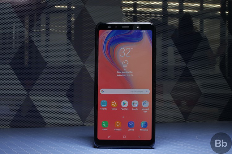 Màn hình Super AMOLED trên Samsung Galaxy A7 (2018) hiển thị màu sắc sống động