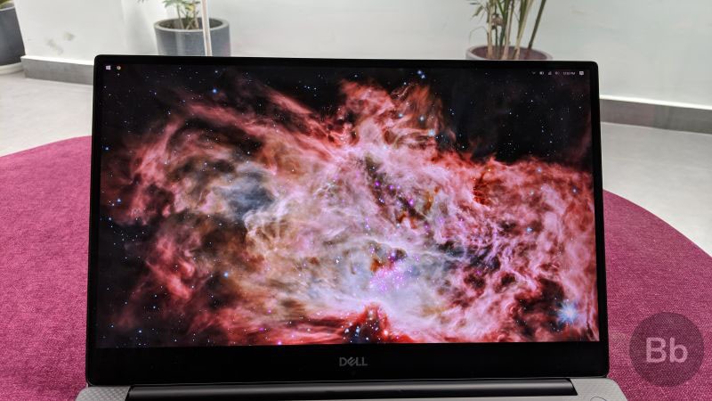 Mặt dưới Dell XPS 15