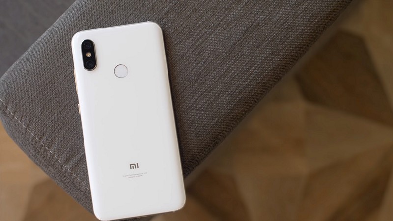 Đánh Giá Xiaomi Mi 8: Đối Thủ Đáng Gờm Của OnePlus 6 Trong Năm 2025?