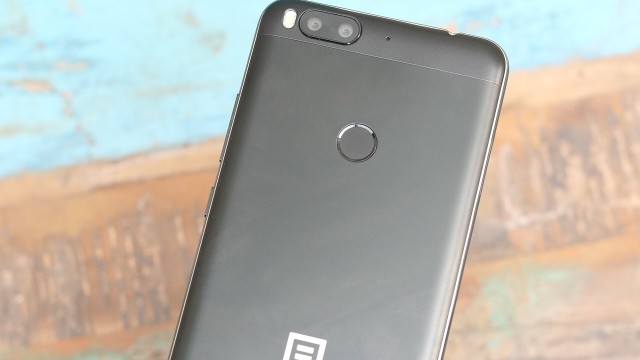 Mặt sau của Billion Capture+
