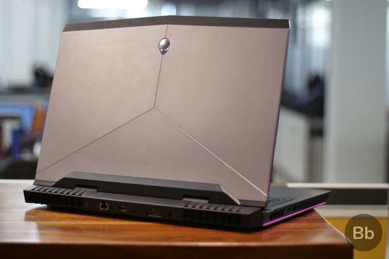 Đánh Giá Alienware 17 R5: Cỗ Máy Chiến Game Mạnh Mẽ, Liệu Còn Đáng Mua Trong Năm 2025?