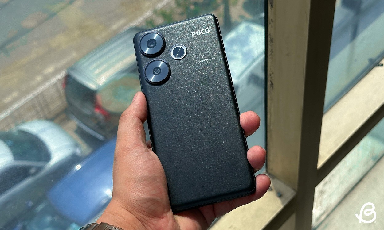 Mặt sau của POCO F6