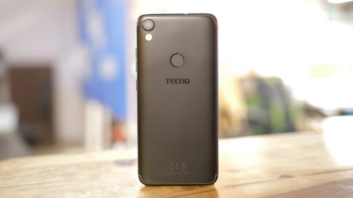 Mặt sau của Tecno Camon i