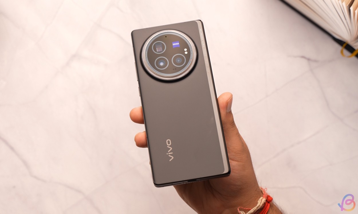 Mặt sau của Vivo X Fold 3 Pro